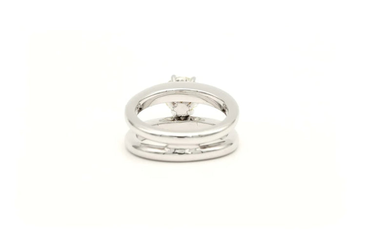 Bague 48 Bague contemporaine sertie d’un diamant en or blanc 18 carats 58 Facettes 22487