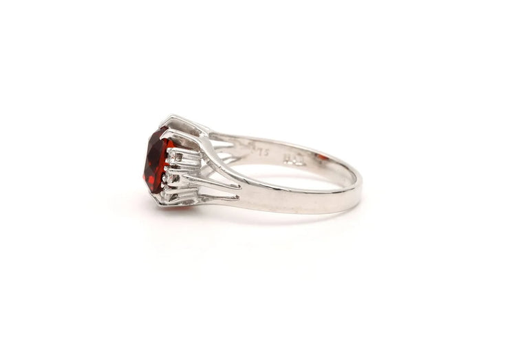 Bague 53 Bague années 70 en or blanc 18 carats, citrine et diamants 58 Facettes B623