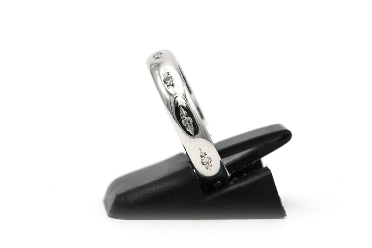 Bague 55 Bague contemporaine en or blanc 18 carats et diamants 58 Facettes B691