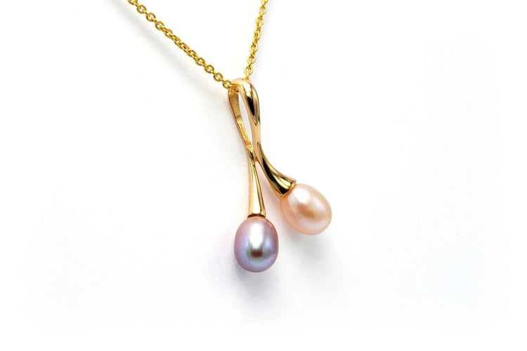 Pendentif Pendentif contemporain en or jaune 18 carats serti de perles 58 Facettes 22754