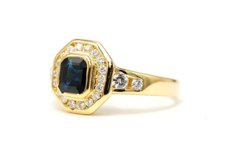Bague 56 Bague contemporaine en or jaune, saphir et diamants 58 Facettes 22697