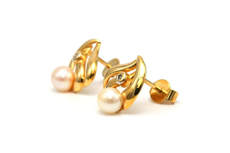 Boucles d'oreilles Boucles d’oreilles contemporaines en or jaune, perles et diamants 58 Facettes 22891
