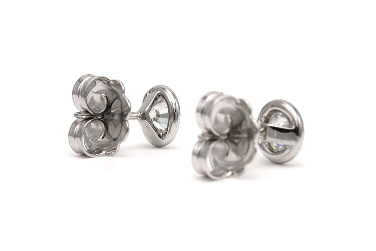 Boucles d'oreilles Clous d'oreilles - Boucles d'oreilles en or blanc 18 carats et diamants 58 Facettes 22744