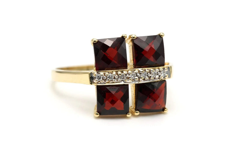 Bague 55 Bague contemporaine en or jaune, grenats et diamants 58 Facettes 22979
