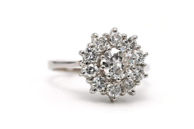 Bague 50 Bague contemporaine en or blanc 18 carats sertie de diamants 1,35 ct 58 Facettes 23066