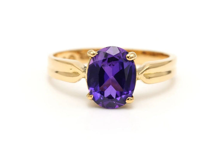 Bague 54 Bague contemporaine sertie d’une améthyste en or jaune 18 carats 58 Facettes 23125