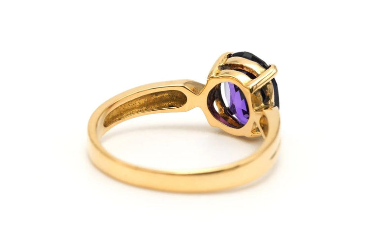 Bague 54 Bague contemporaine sertie d’une améthyste en or jaune 18 carats 58 Facettes 23125