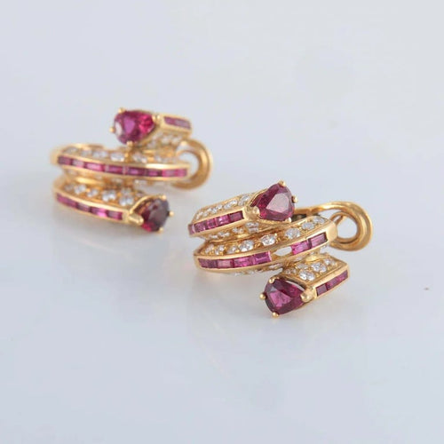 Boucles d'oreilles Boucles d’oreilles en or jaune 750 serties de rubis et diamants 58 Facettes