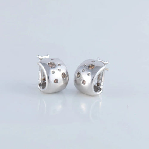 Boucles d'oreilles Poiray - Boucles d’oreilles en or blanc et diamants bruns 58 Facettes