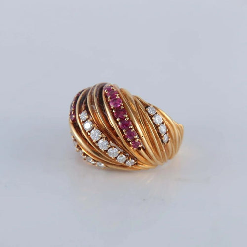 Bague 51 Bague rubis et diamants en or jaune 750/1000 58 Facettes