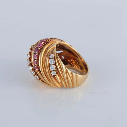 Bague 51 Bague rubis et diamants en or jaune 750/1000 58 Facettes