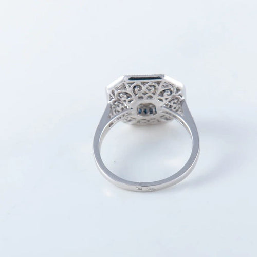 Bague 56 Bague Art déco en or blanc 18 carats, diamant et saphirs 58 Facettes