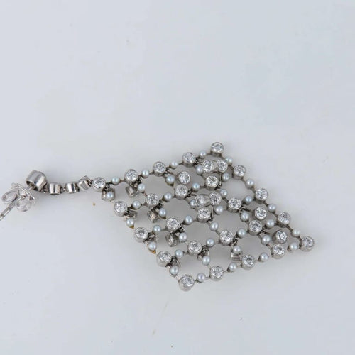 Boucles d'oreilles Boucles d’oreilles en platine avec diamants et perles 58 Facettes