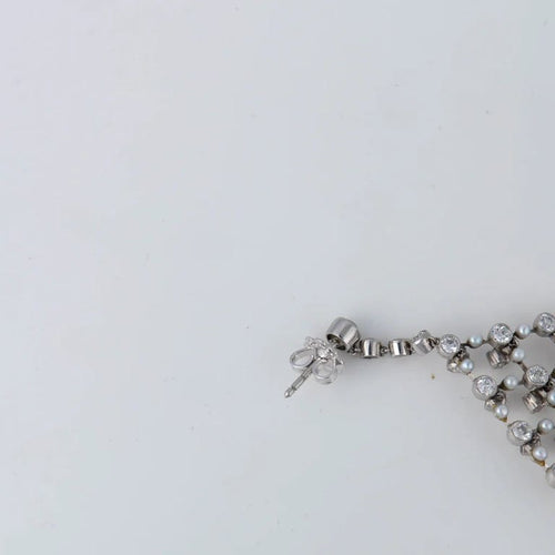 Boucles d'oreilles Boucles d’oreilles en platine avec diamants et perles 58 Facettes