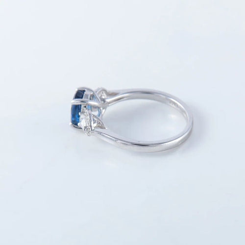 Bague 53 Bague en or 18 ct avec saphir et diamants 58 Facettes
