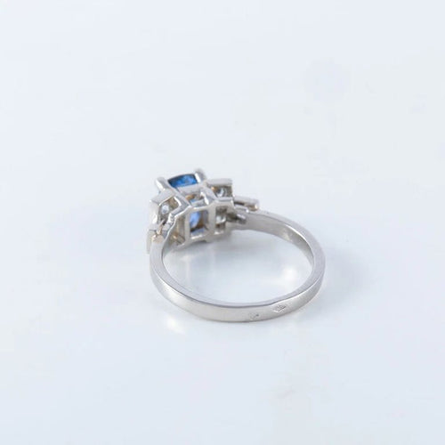 Bague 53 Bague en platine avec saphir et diamants 58 Facettes