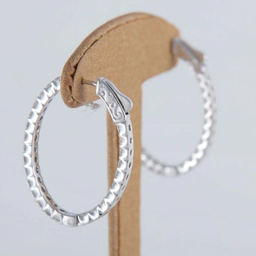 Boucles d'oreilles Créoles en or blanc 18 ct et diamants 2,11 ct 58 Facettes
