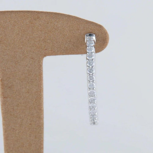 Boucles d'oreilles Créoles en or blanc 18 ct et diamants 2,11 ct 58 Facettes