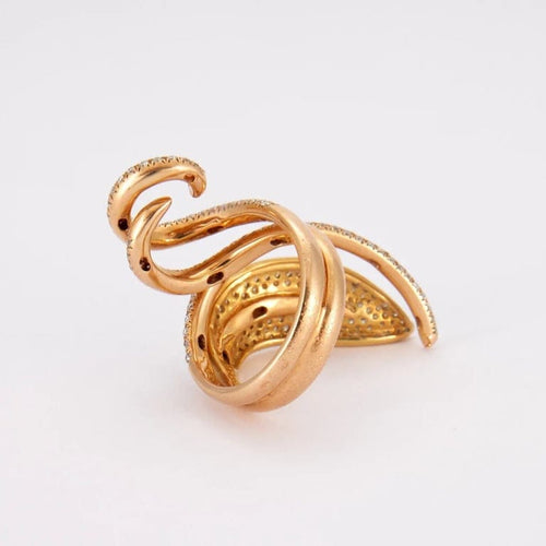 Bague 52 Bague lignes courbes en or jaune 18K et diamants 58 Facettes