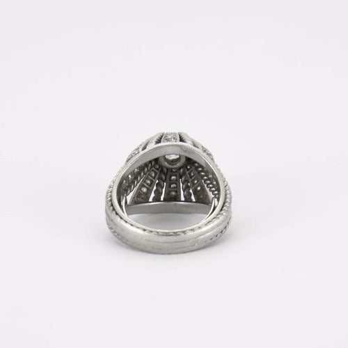 Bague 48 Bague dôme en or gris 18K et diamants 58 Facettes