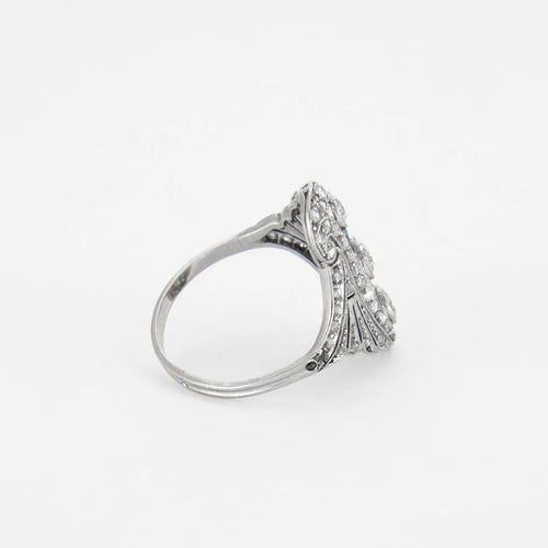 Bague 58 Bague Art déco en or blanc 18K, diamants et saphirs calibrés 58 Facettes