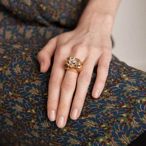 Bague 53 Bague tank en or jaune 18K sertie d’un diamant 58 Facettes
