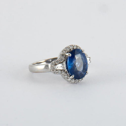Bague 49 Bague en or blanc 18K avec saphir 3,22 ct et diamants 58 Facettes