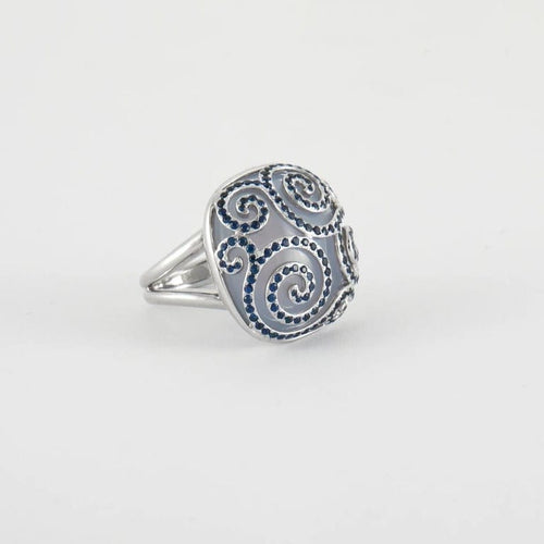 Bague 53 Adler - Bague en or blanc 18K à calcédoine et saphirs 58 Facettes