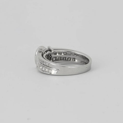 Bague 55 Fred - Bague solitaire en or blanc 18K, diamant ovale 0,80 ct 58 Facettes