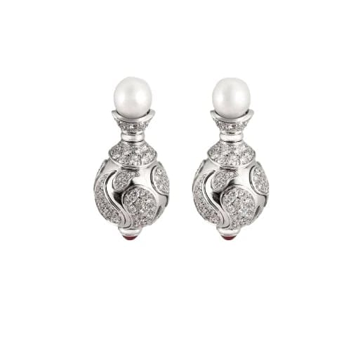 Boucles d'oreilles Poiray - Pendants d'oreilles en or blanc 18 carats perles, diamants et rubis 58 Facettes