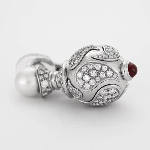 Boucles d'oreilles Poiray - Pendants d'oreilles en or blanc 18 carats perles, diamants et rubis 58 Facettes