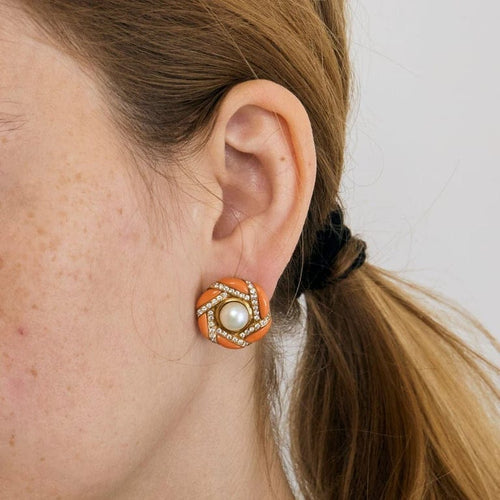 Boucles d'oreilles Mauboussin - Clips d’oreilles vintage en or jaune, diamants, perles et corail 58 Facettes