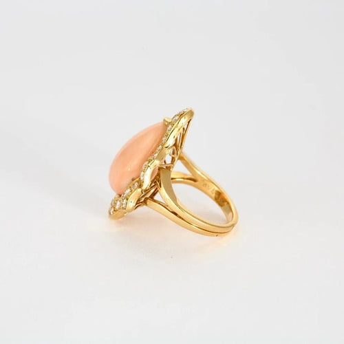 Bague 52 Bulgari - Bague entourage en or jaune 18 carats, corail et diamants 58 Facettes
