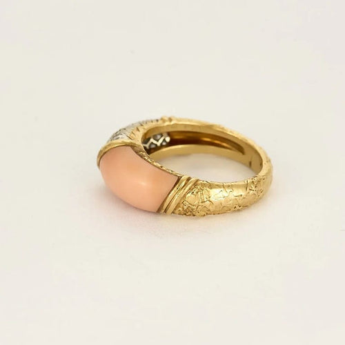 Bague 51.5 Van Cleef & Arpels - Bague en or jaune 18 K, corail peau d’ange et diamants 58 Facettes