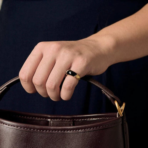 Bague 46 Van Cleef & Arpels - Bague en or jaune 18 K, platine, onyx et diamants 58 Facettes