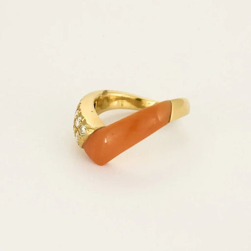 Bague 52 Van Cleef & Arpels - Bague en or jaune 18 K, corail et diamants 58 Facettes