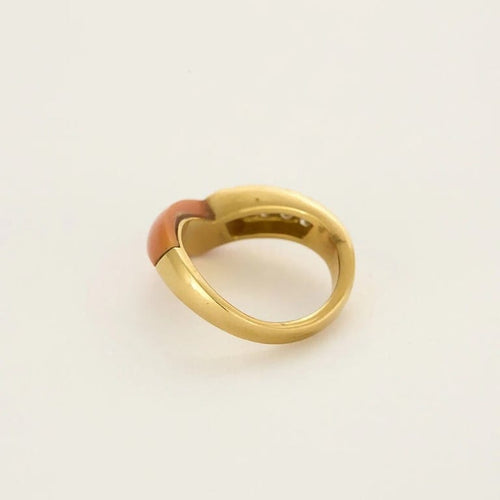 Bague 52 Van Cleef & Arpels - Bague en or jaune 18 K, corail et diamants 58 Facettes