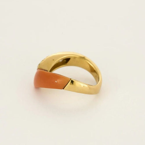 Bague 52 Van Cleef & Arpels - Bague en or jaune 18 K, corail et diamants 58 Facettes
