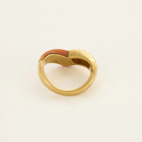 Bague 52 Van Cleef & Arpels - Bague en or jaune 18 K, corail et diamants 58 Facettes