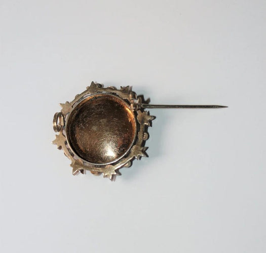 Broche Broche miniature XIXe en argent et vermeil, perles 58 Facettes 445