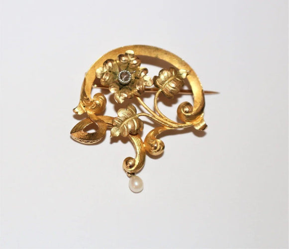 Broche Broche Art Nouveau florale en or jaune 18k avec perle 58 Facettes 449