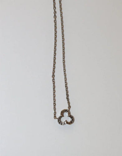 Collier CHANEL Camélia - Collier en or blanc 18k et diamants 58 Facettes 476