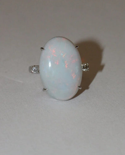 Bague 53 Bague opale blanche d’Australie en or gris 18k et diamants 58 Facettes 479