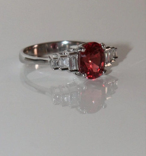 Bague 53.5 Bague en or blanc 18 ct avec spinelle naturel et diamants 58 Facettes 397
