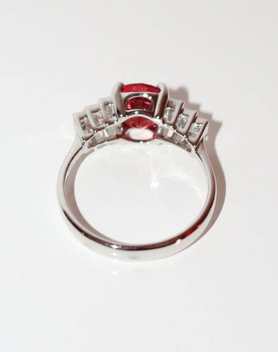 Bague 53.5 Bague en or blanc 18 ct avec spinelle naturel et diamants 58 Facettes 397
