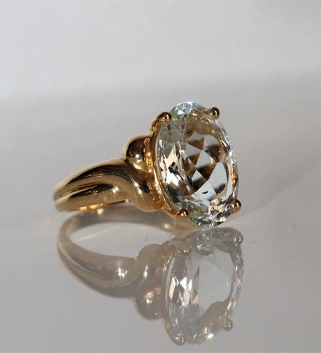 Bague 54 / Aigue-marine Bague en or jaune 18k sertie d’une aigue-marine ovale 4,93 ct 58 Facettes 515