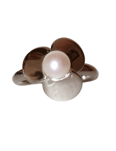 Bague 50 Poiray - Bague Trèfle en or blanc 18 carats et perle blanche 58 Facettes 041