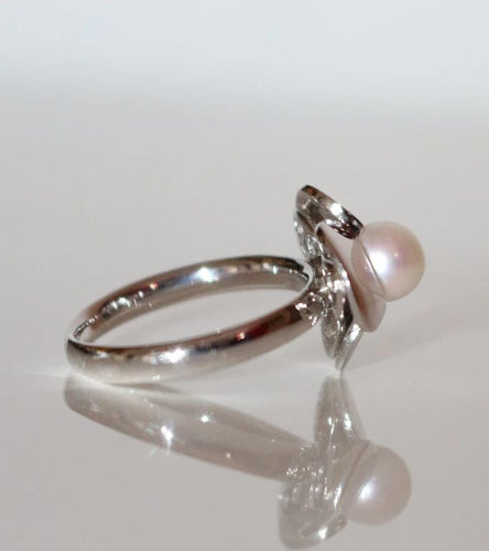 Bague 50 Poiray - Bague Trèfle en or blanc 18 carats et perle blanche 58 Facettes 041
