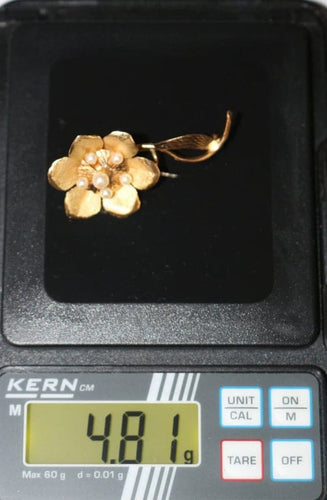 Broche Broche fleur rétro en or jaune 18 carats et perles 58 Facettes 570