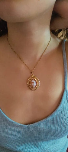 Pendentif Pendentif camée danseuse à l’antique en or jaune 18 carats 58 Facettes 592